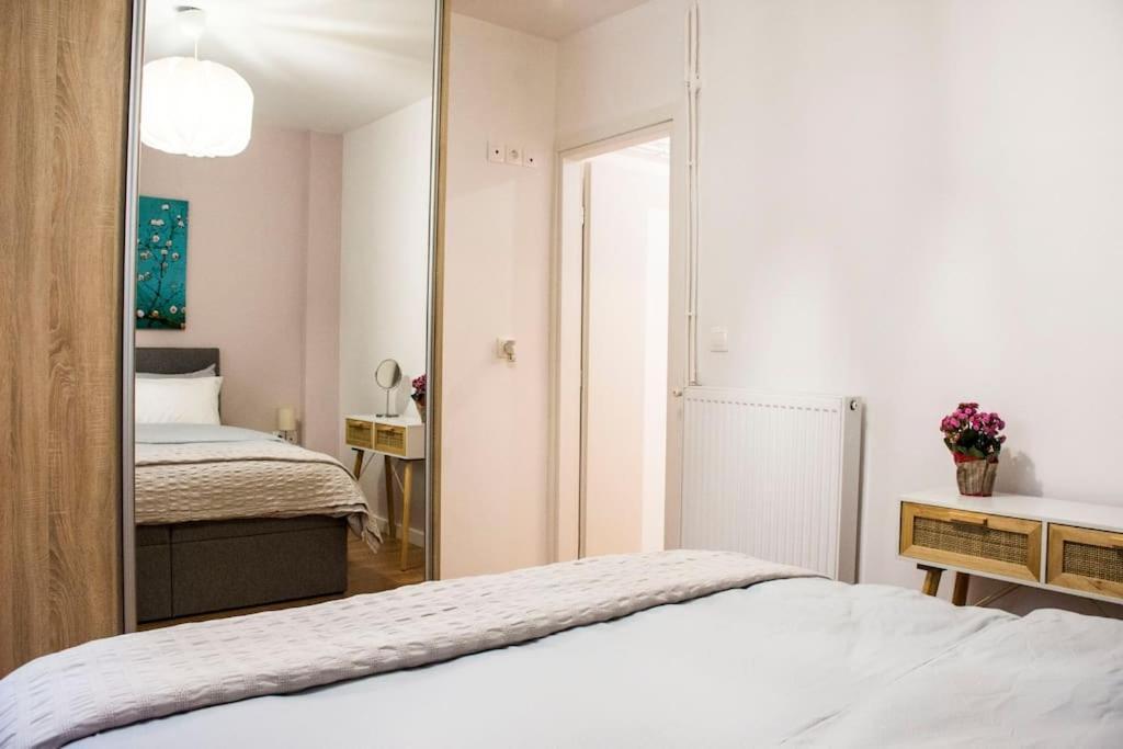 Newly Renovated-City Center Apartment Atenas Exterior foto