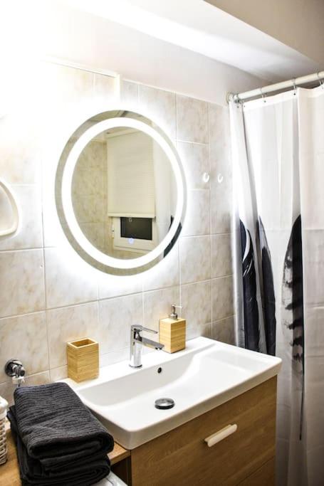 Newly Renovated-City Center Apartment Atenas Exterior foto